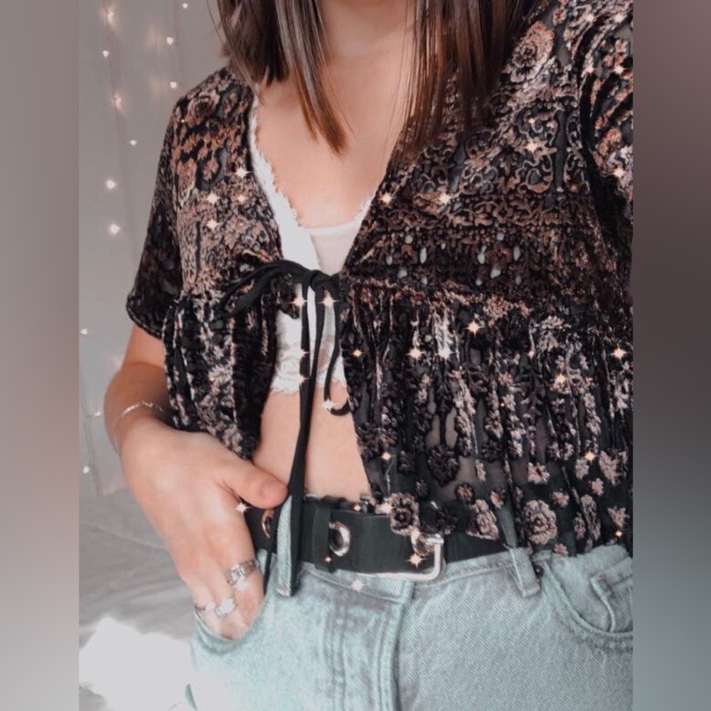 UNIQUE homemade cropped tie shirt 🤎